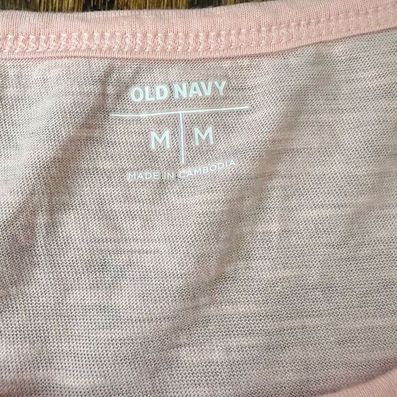 Old Navy Llama Short Sleeve Shirt Pink Medium NWT - Picture 4 of 6